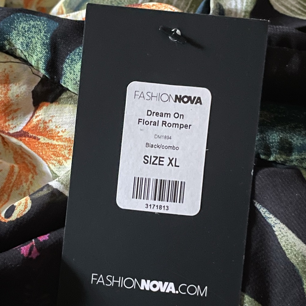NWT Fashion Nova ‘Dream On’ Romper - Picture 7 of 8